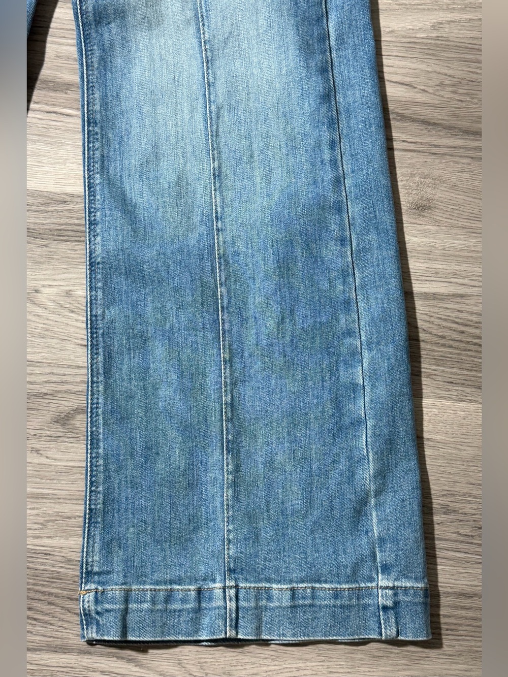 Ariat Real Denim 27R Ultra High Rise Wide Leg Jeans Women’s Light Wash NWT - Picture 3 of 16
